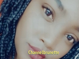 Channelbrunette