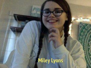 Miley_Lyons