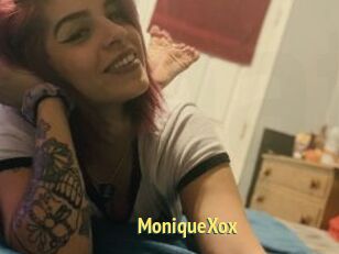 MoniqueXox