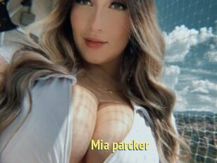 Mia_parcker