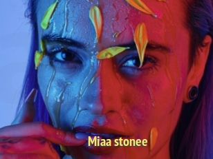 Miaa_stonee