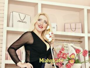 Miahotcat