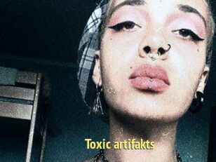 Toxic_artifakts